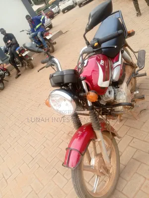 TVS HLX 125 2026 Red