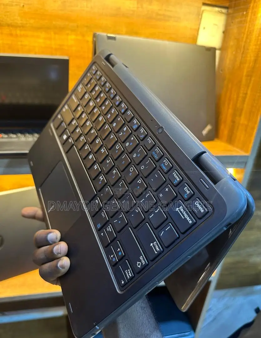 Laptop Dell Latitude 3390 8GB Intel Celeron SSD 128GB