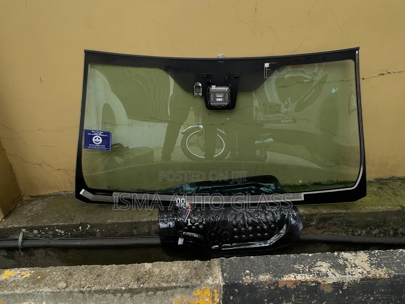 Prado Tx Windscreen Glass