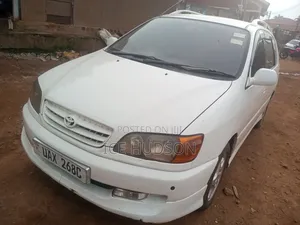 Toyota Ipsum 2000 Off white