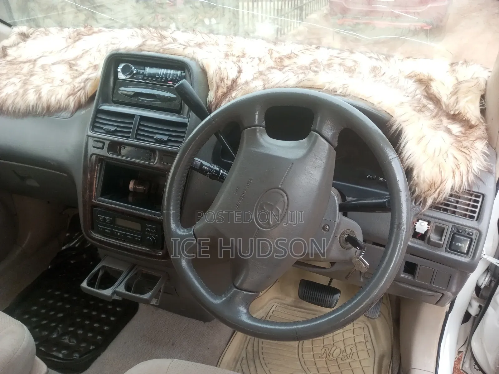 Toyota Ipsum 2000 Off white