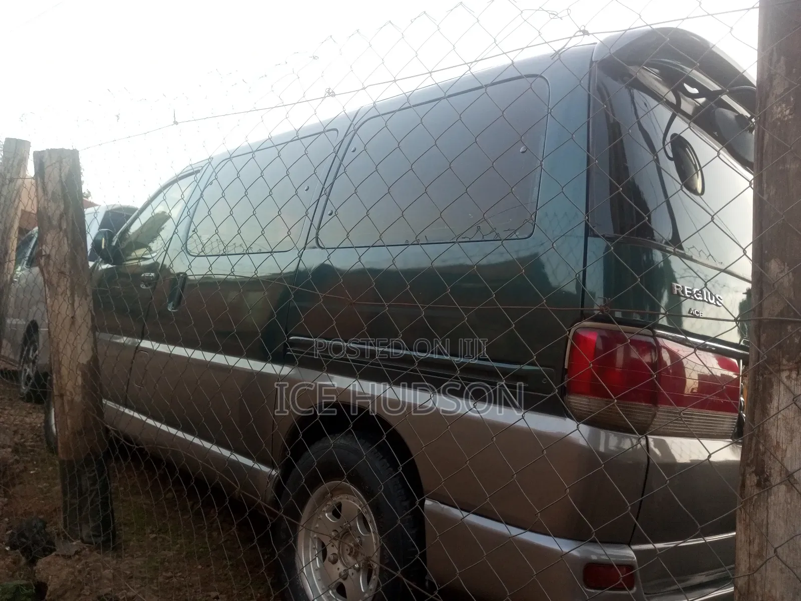 Toyota Regius 2000 Green