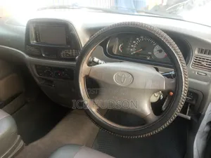 Toyota TownAce Noah 2000 Pearl