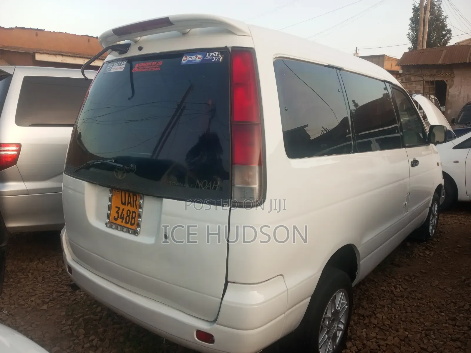 Toyota TownAce Noah 2000 Pearl