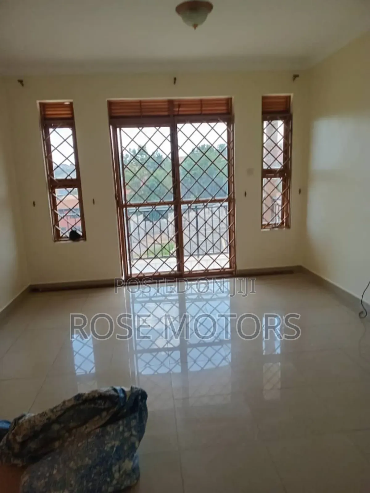 3bdrm Apartment in Kira, Central Division for rent