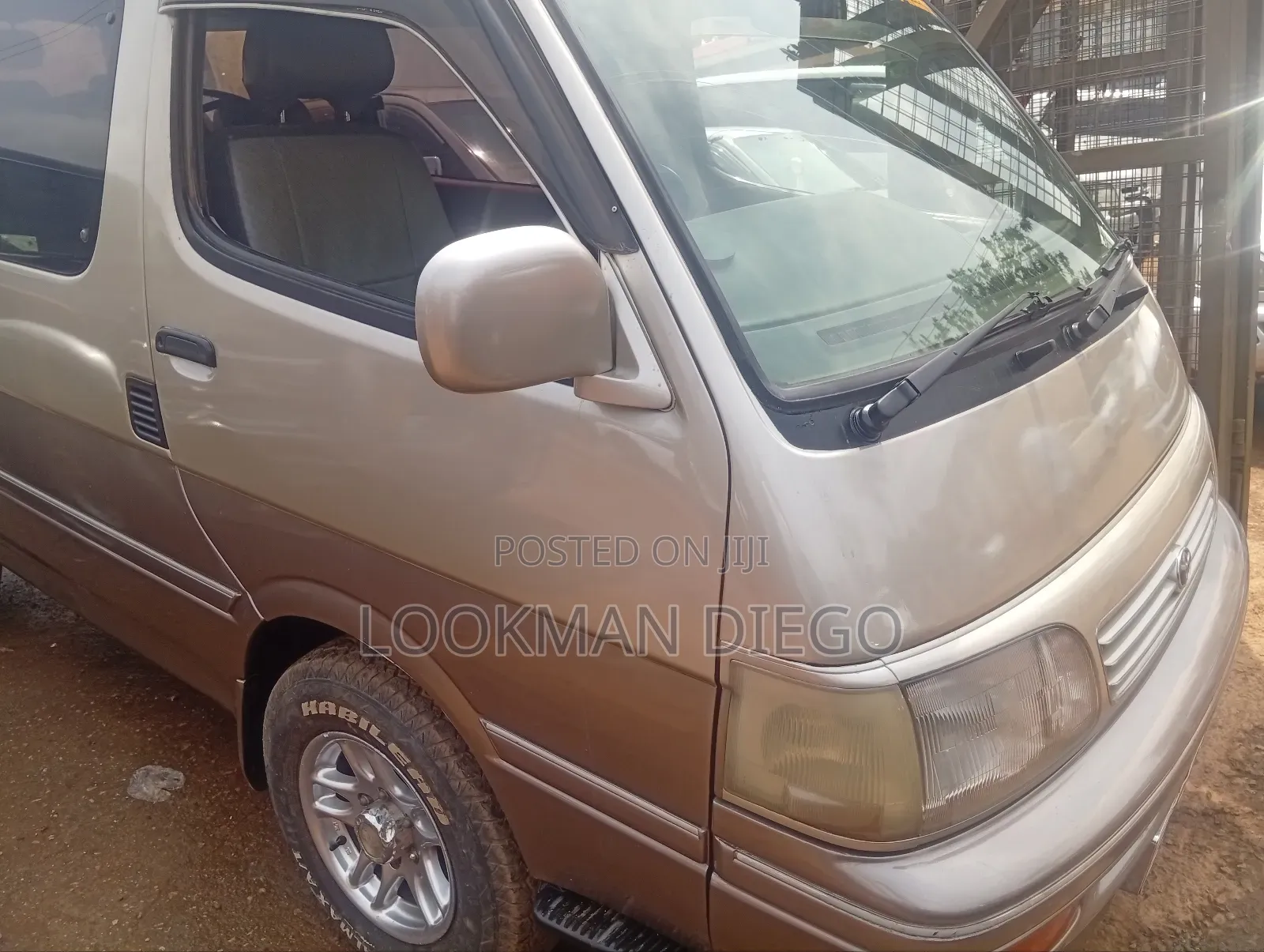 Toyota HiAce 2001 Grey