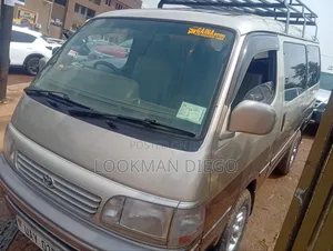 Toyota HiAce 2001 Grey