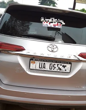 Toyota Fortuner 2.8 D AWD 2016 Silver