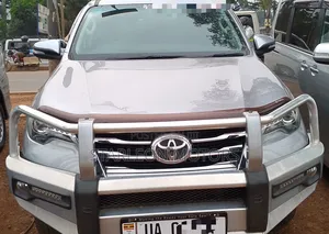 Toyota Fortuner 2.8 D AWD 2016 Silver