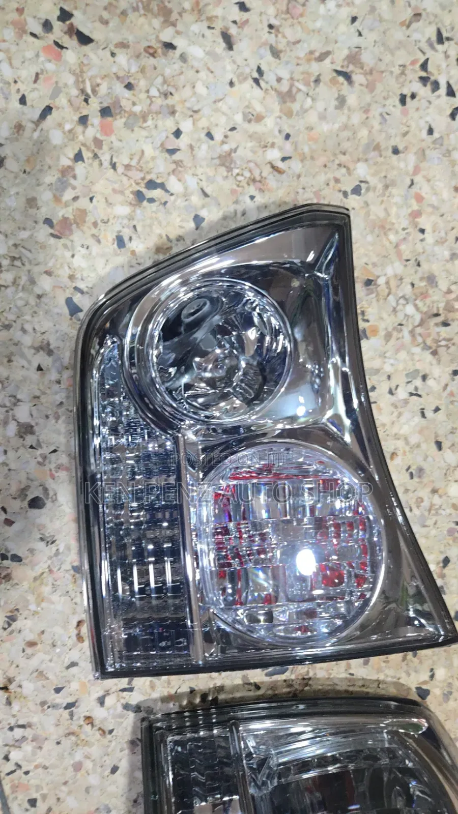 Harrier Kawundo Brand New Rear Boot Reflector