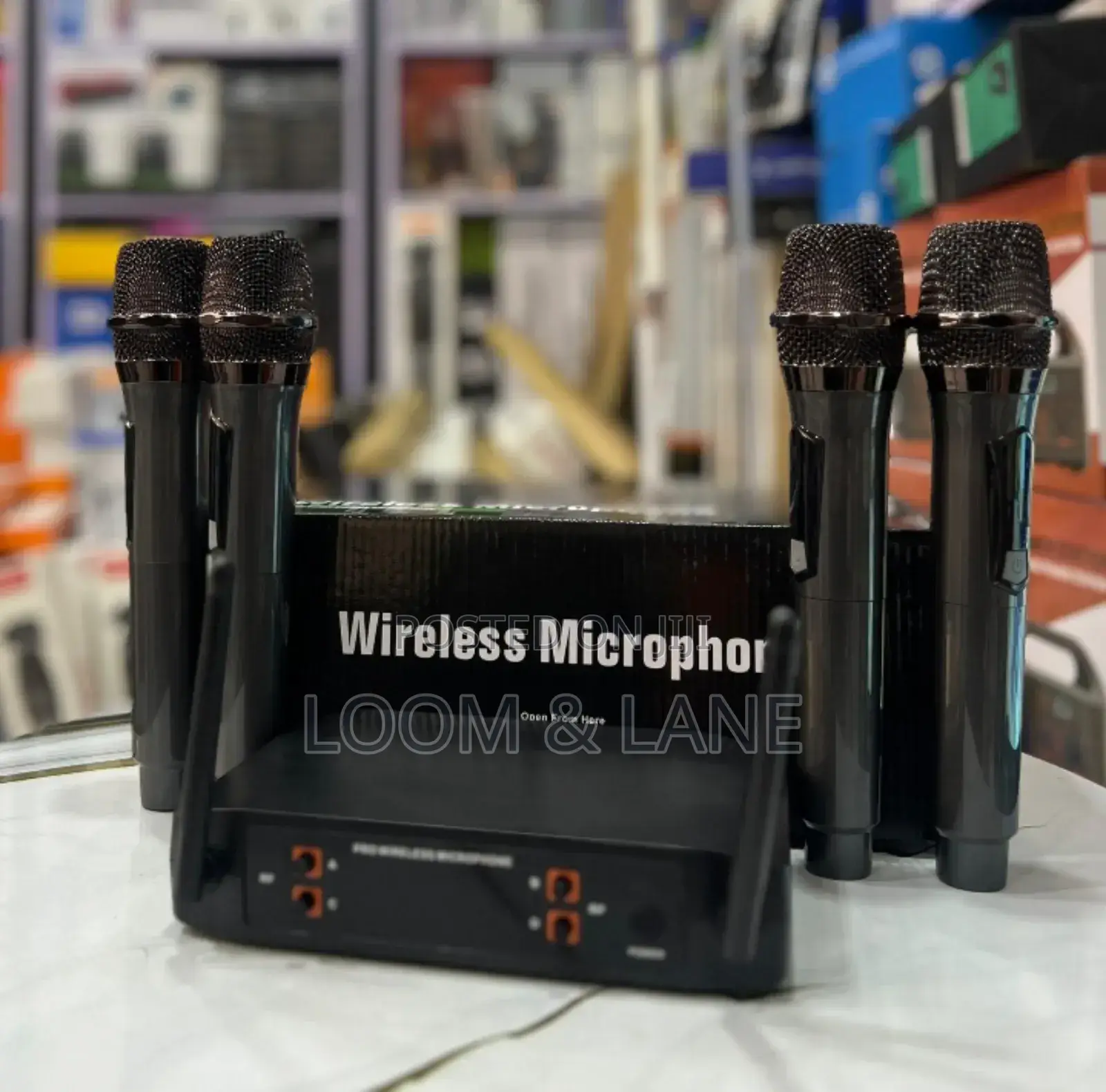 4 in Wireless Microphone With Antenna Receiver