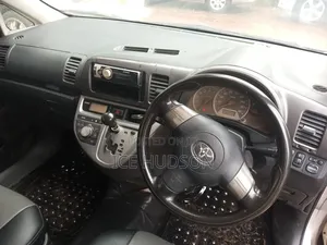 Toyota Wish 2006 Ivory
