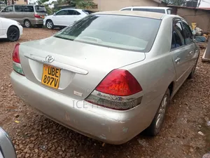 Toyota Mark II 2004 Silver