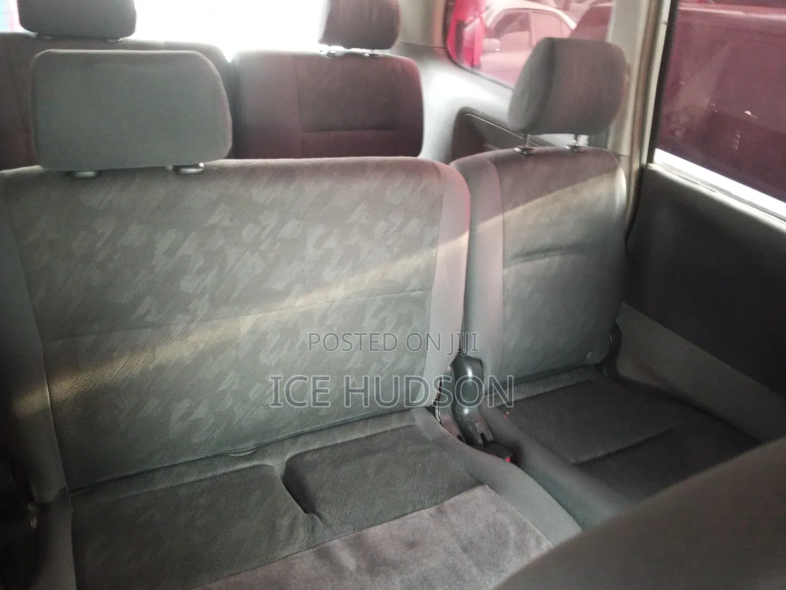 Toyota Noah 2004 Pearl