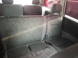 Toyota Noah 2004 Pearl