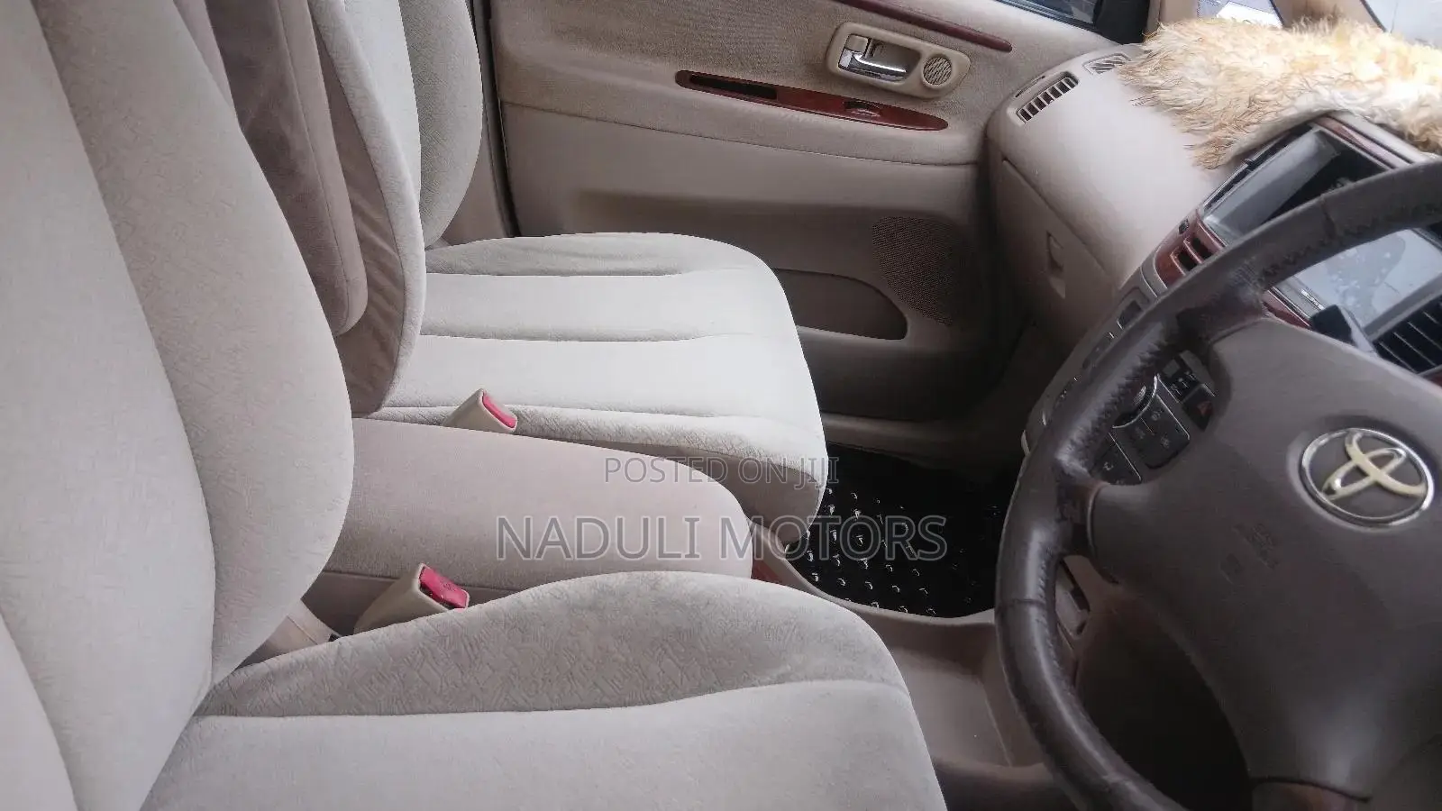 Toyota Nadia 2001 Gold