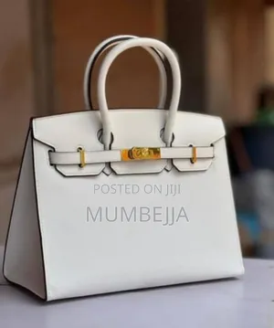 White Luxurious Original Hermes Handbag for Ladies.
