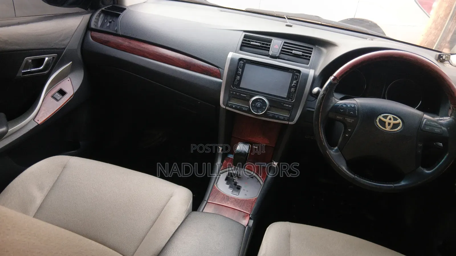 Toyota Premio 2010 White