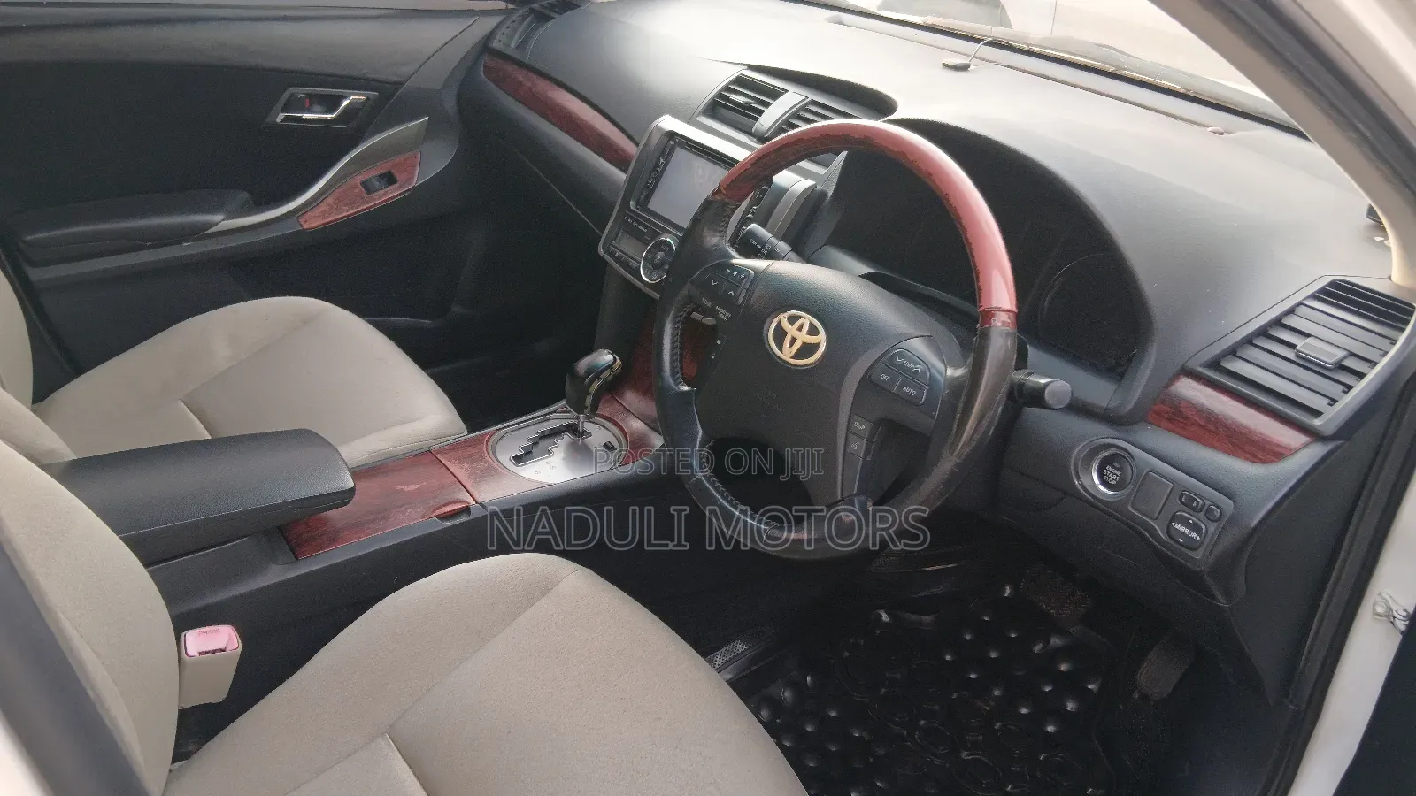 Toyota Premio 2010 White