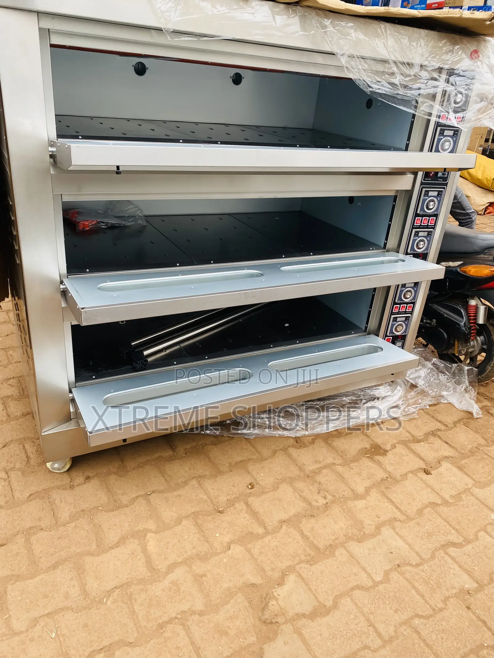 Commercial Oven 9trays -3deck / Oven