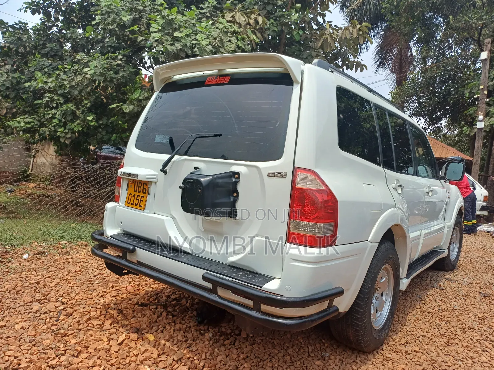 Mitsubishi Pajero 2002 White