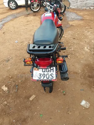 Bajaj Boxer 125 2024 Red