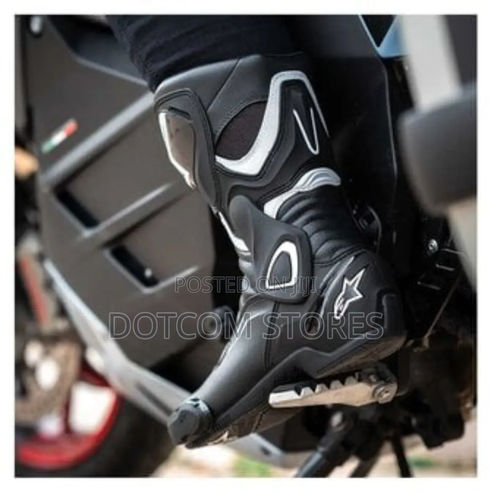 Alpinestars Smx-6 V2 Motorcycle Boots.