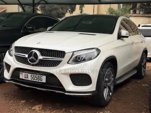 Mercedes-Benz C200 2017 White