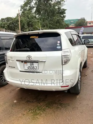 Toyota Vanguard 2011