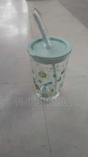 Glass Tumbler With Lid and Straw