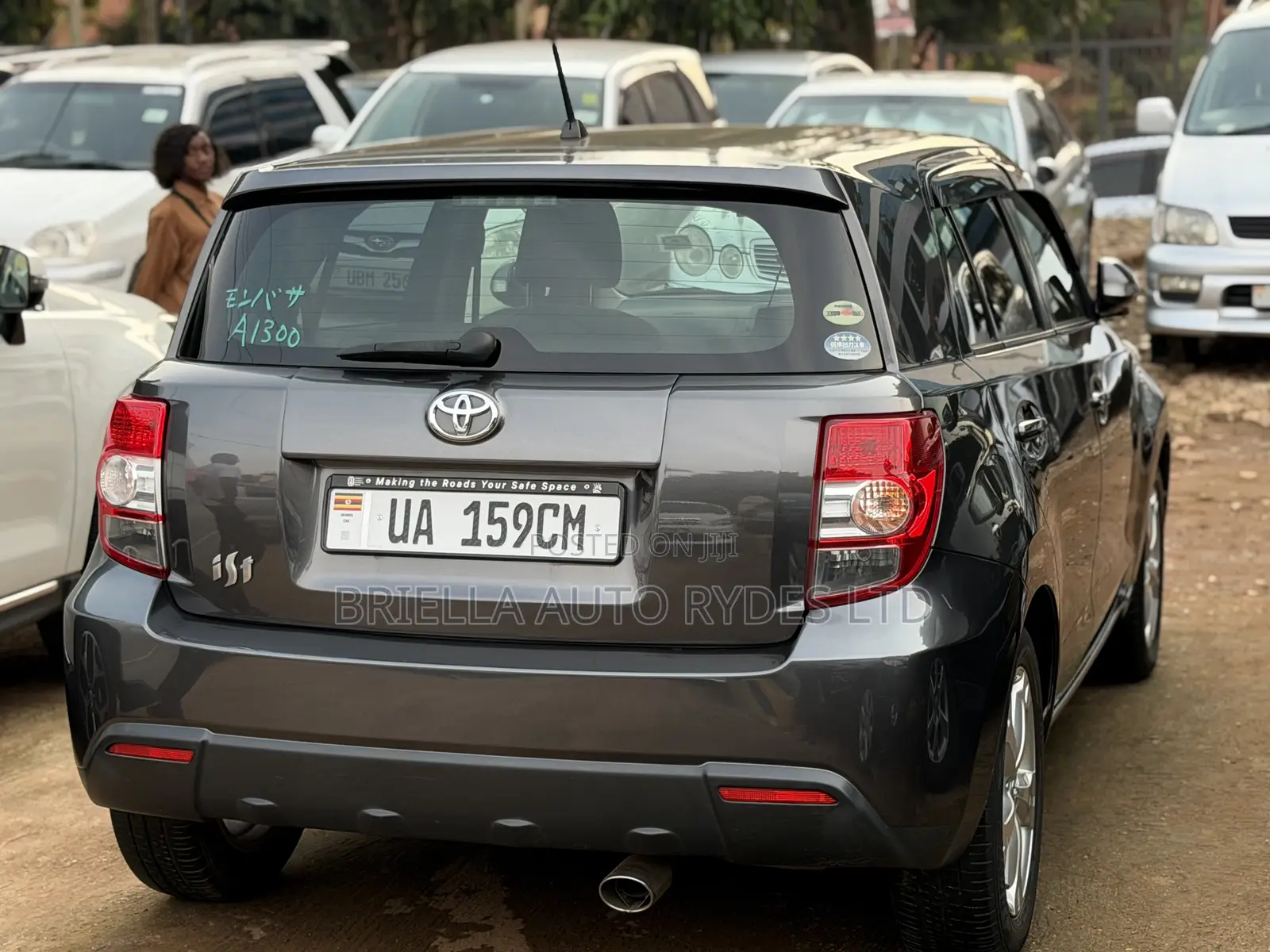 Toyota IST 2012