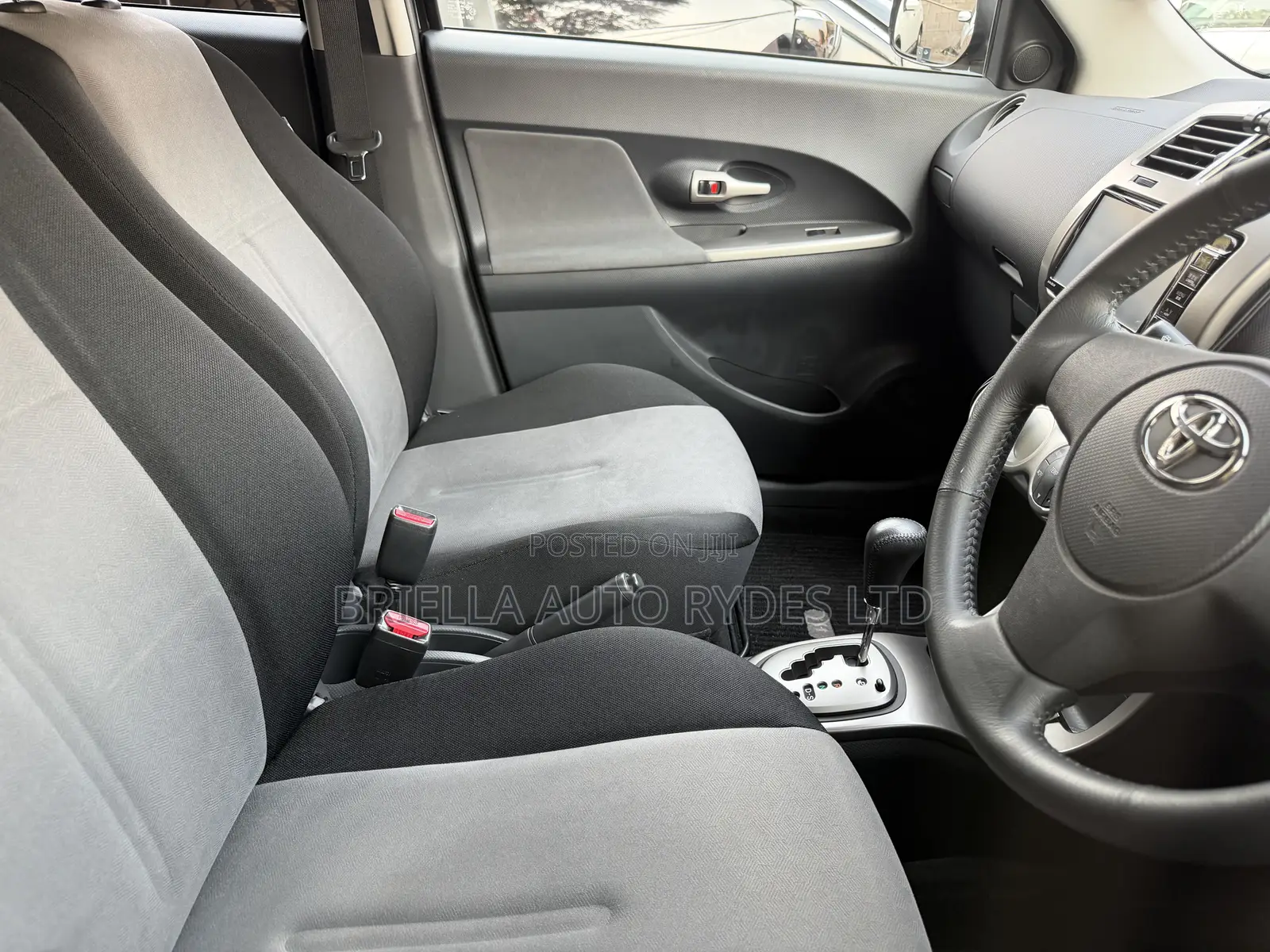 Toyota IST 2011 Black