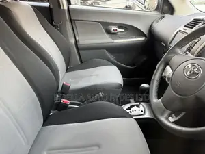 Toyota IST 2011 Black