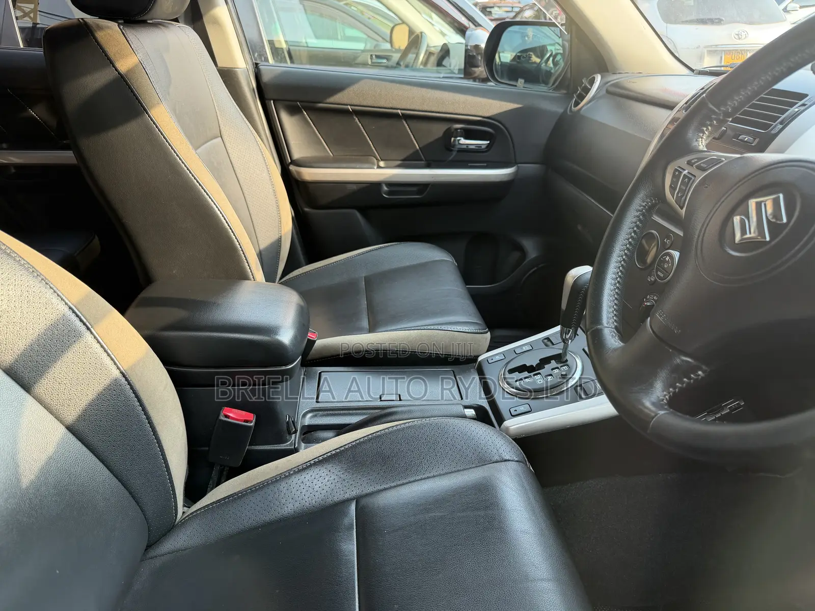Suzuki Escudo 2015 Black