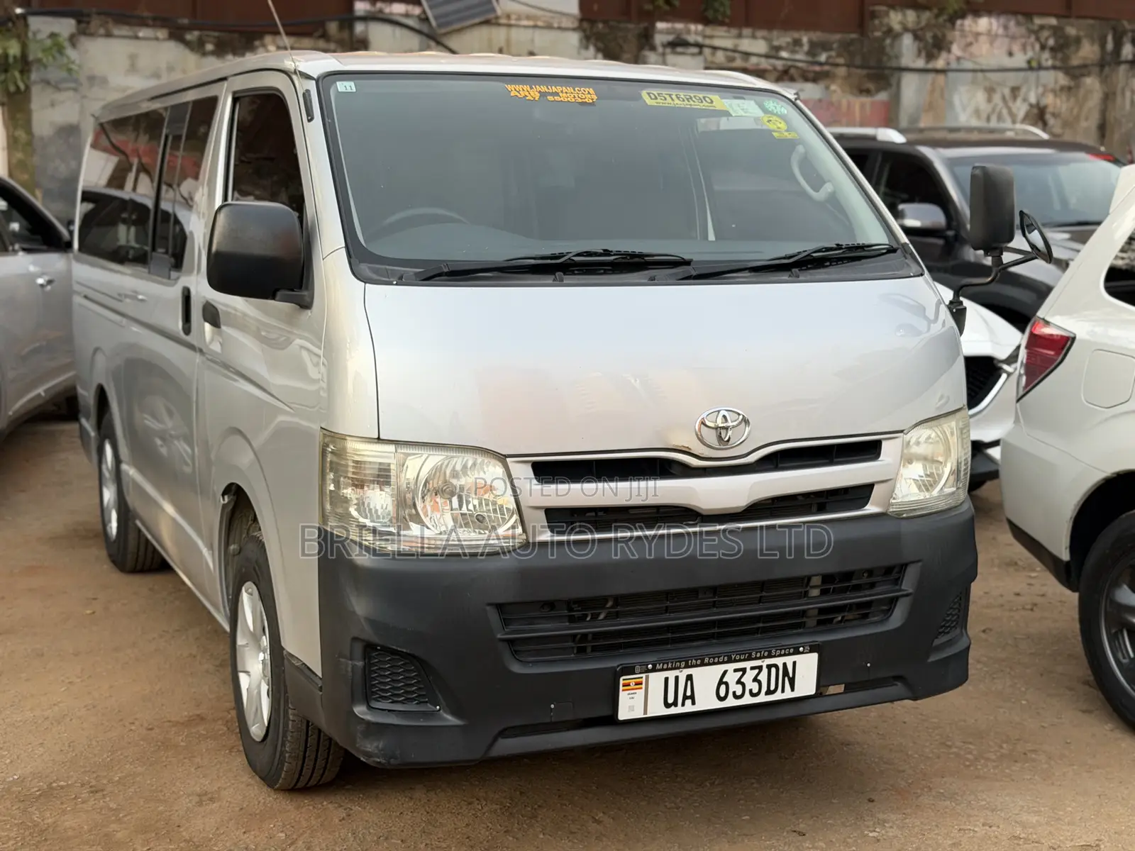 Toyota HiAce 2013 Silver