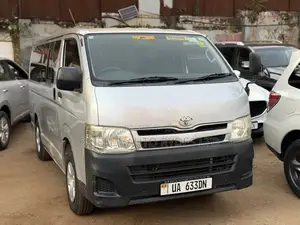 Toyota HiAce 2013 Silver