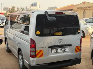 Toyota HiAce 2013 Silver