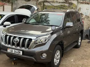 Toyota Land Cruiser Prado 2016 Gray