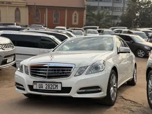 Mercedes-Benz E300 2010