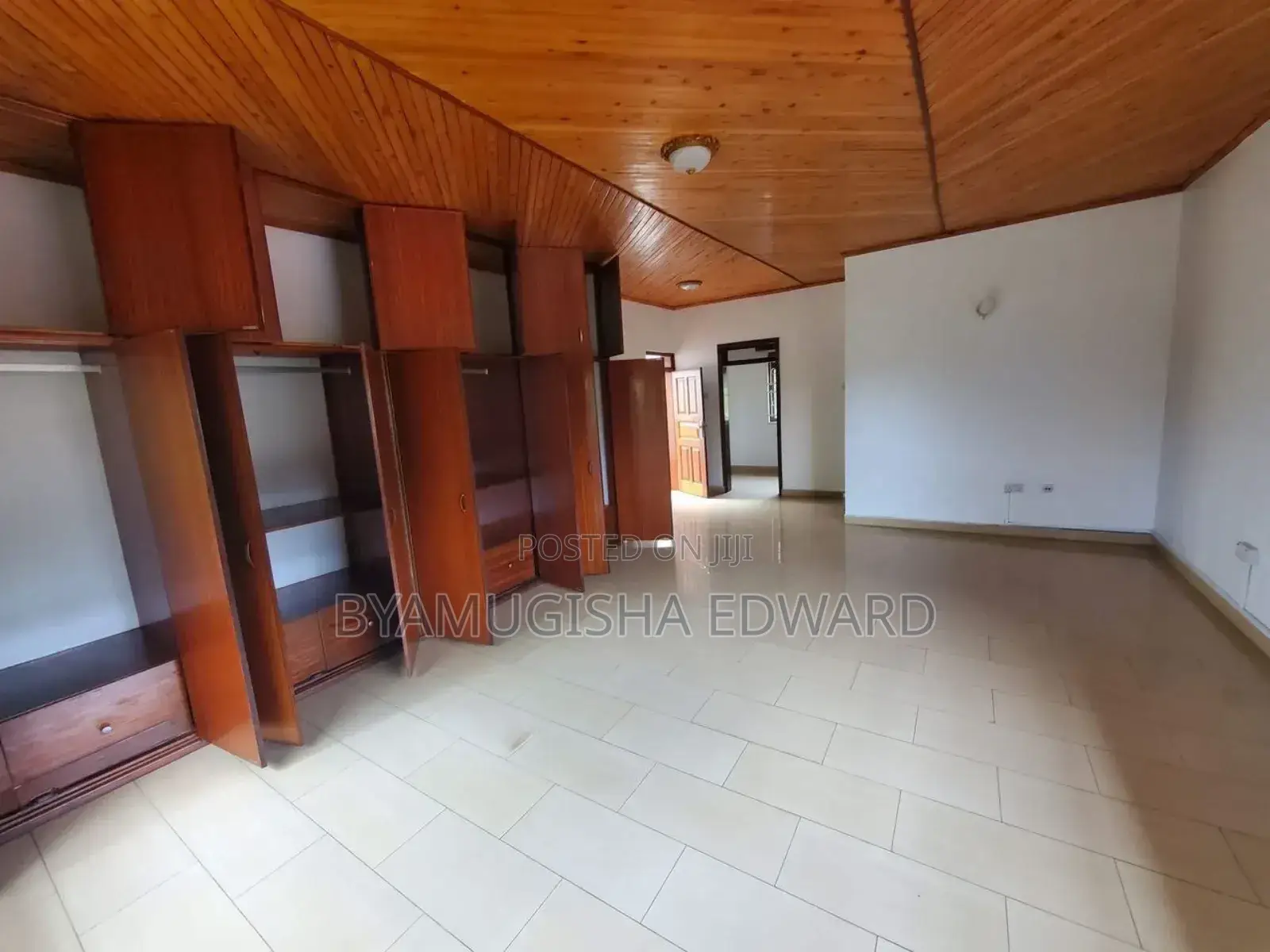 3bdrm House in Standalone Kisaasi, Central Division for rent