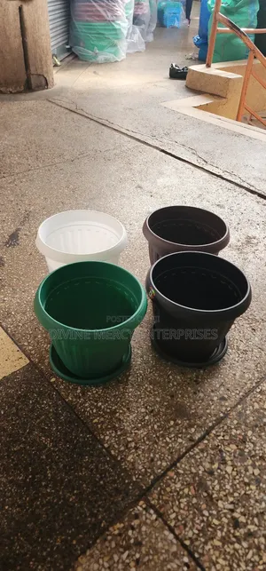 Round Mixed Colors Planters