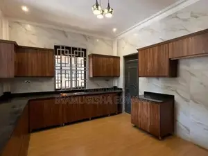 3bdrm House in Kisaasi, Central Division for rent