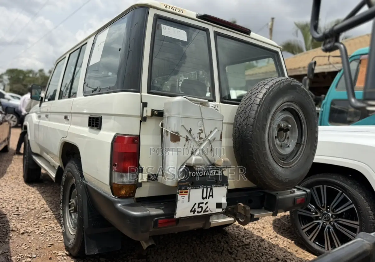 Toyota Land Cruiser Prado 2014 White
