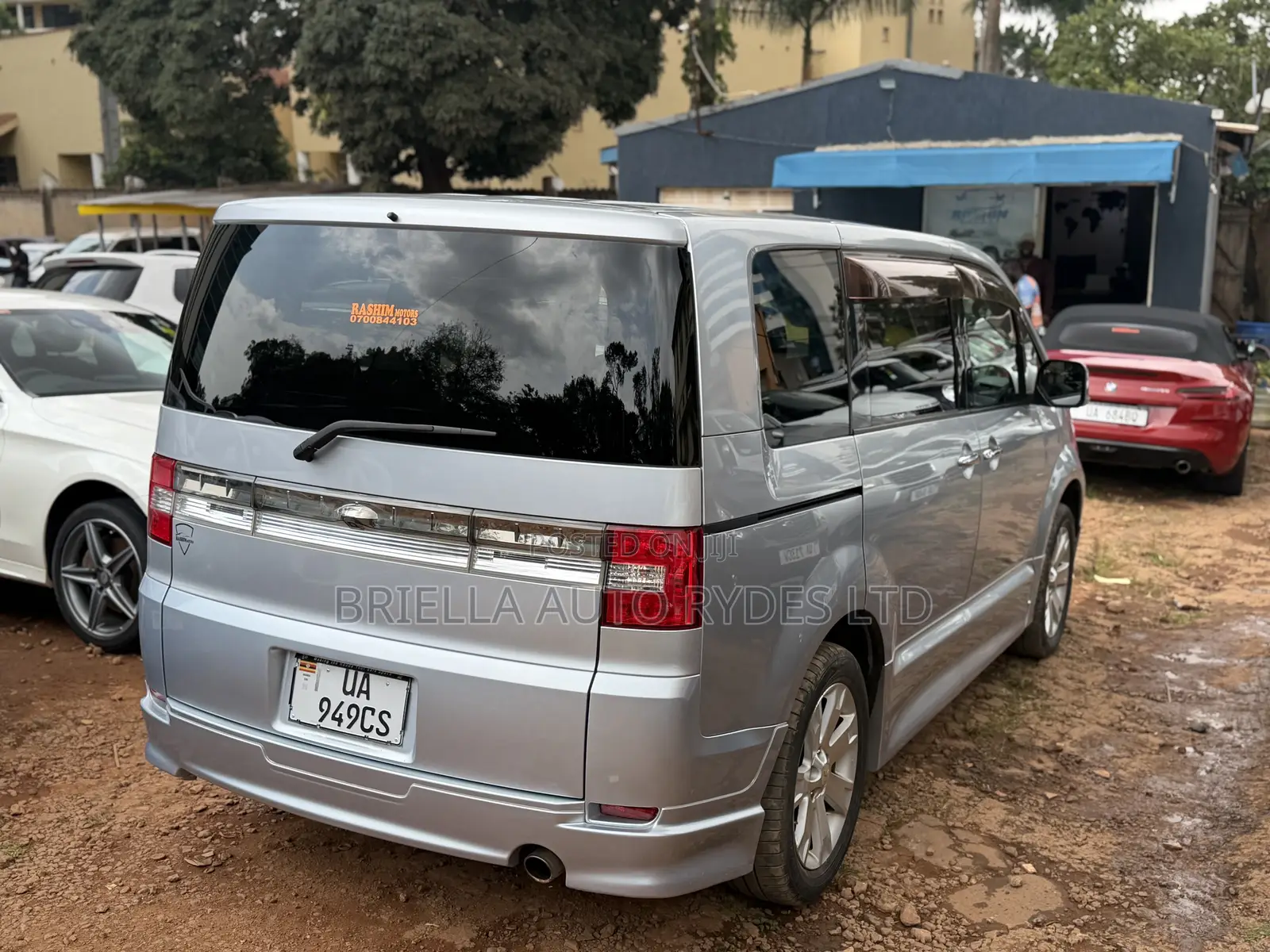 Mitsubishi Delica 2011 Silver