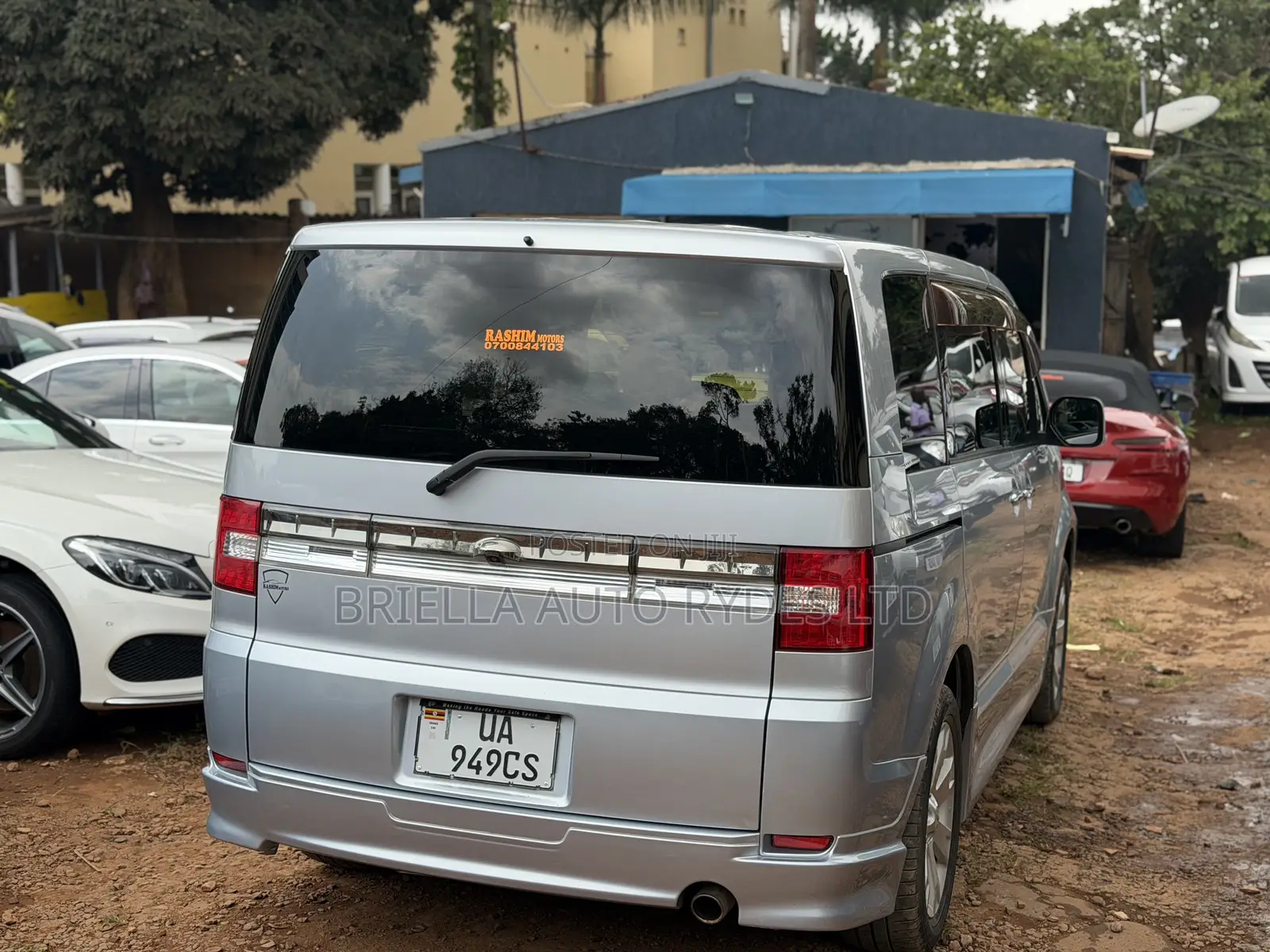 Mitsubishi Delica 2011 Silver