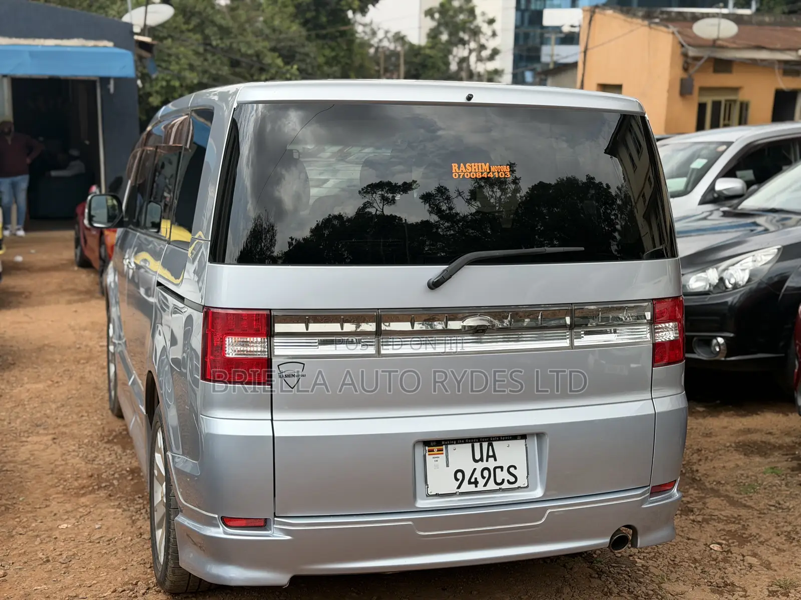 Mitsubishi Delica 2011 Silver