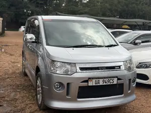 Mitsubishi Delica 2011 Silver