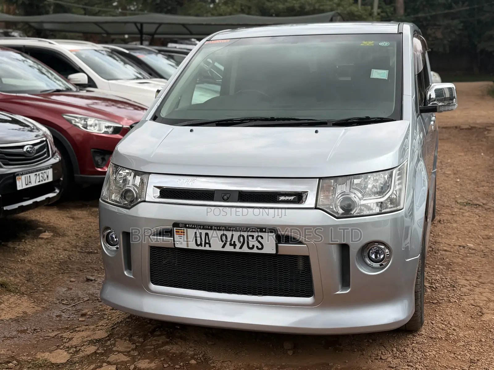 Mitsubishi Delica 2011 Silver