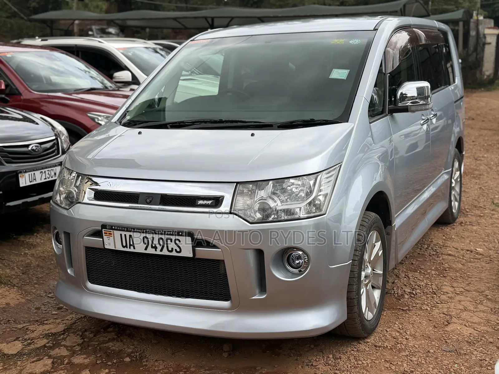 Mitsubishi Delica 2011 Silver