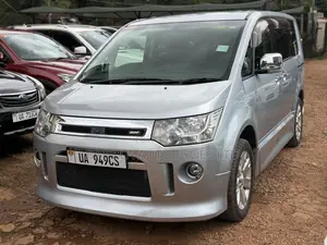 Mitsubishi Delica 2011 Silver